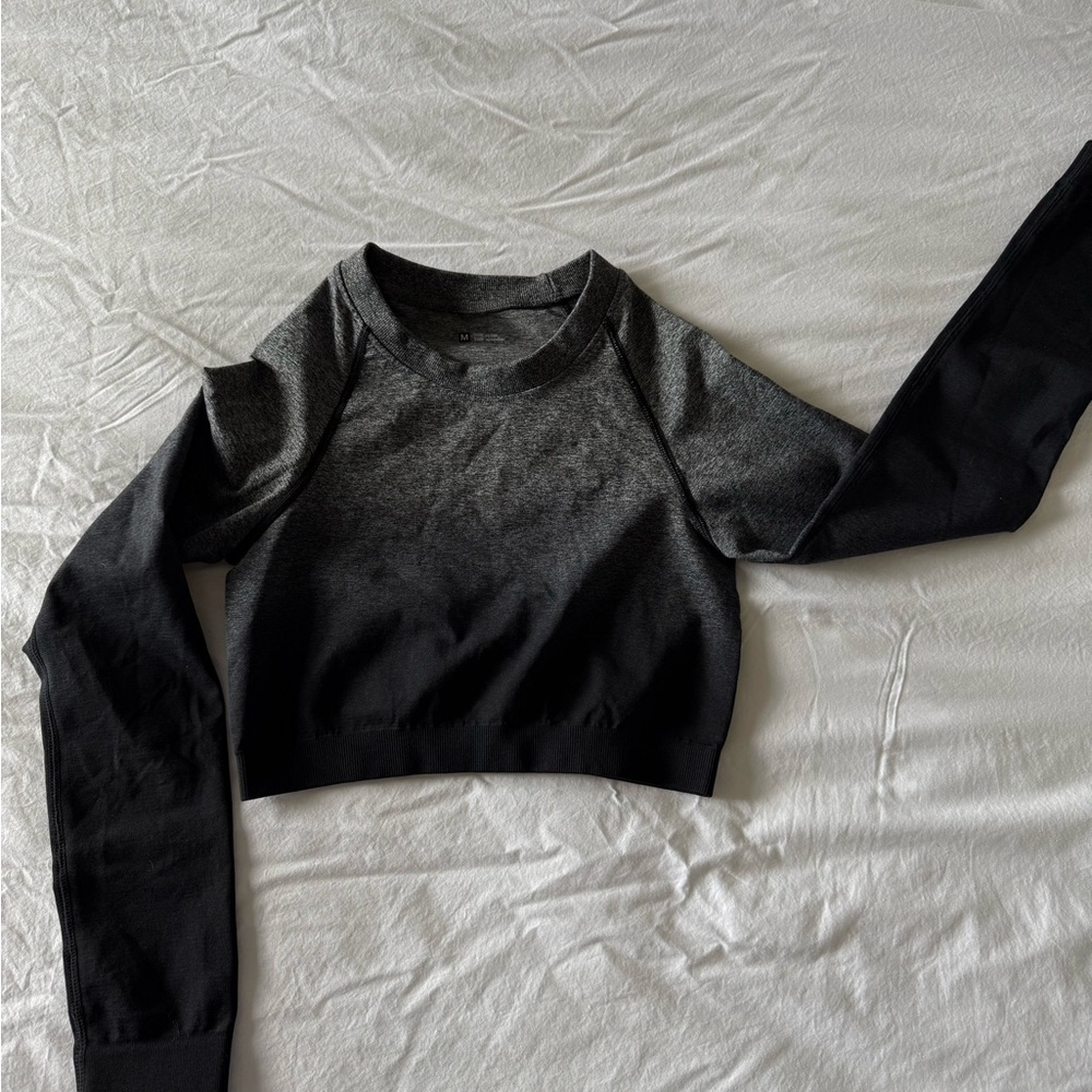 Black Long Sleeve Crop Top